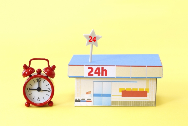 駐車場で車中泊は違反ですか?法的見解を解説