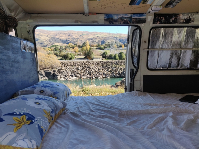 RAV4の車中泊は傾斜対策で楽しもう