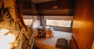 車中泊ベッドを自作する際の天板の選び方